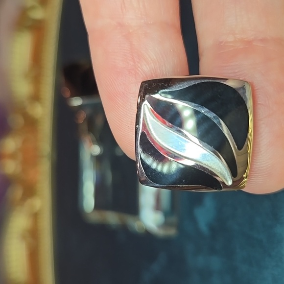 Elegant Silver and Black Stainless Steel Cuff Links Brand New - Picture 3 of 7